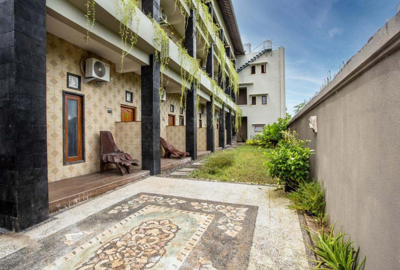 Lavanda Guesthouse/Homestay Jimbaran Extérieur photo