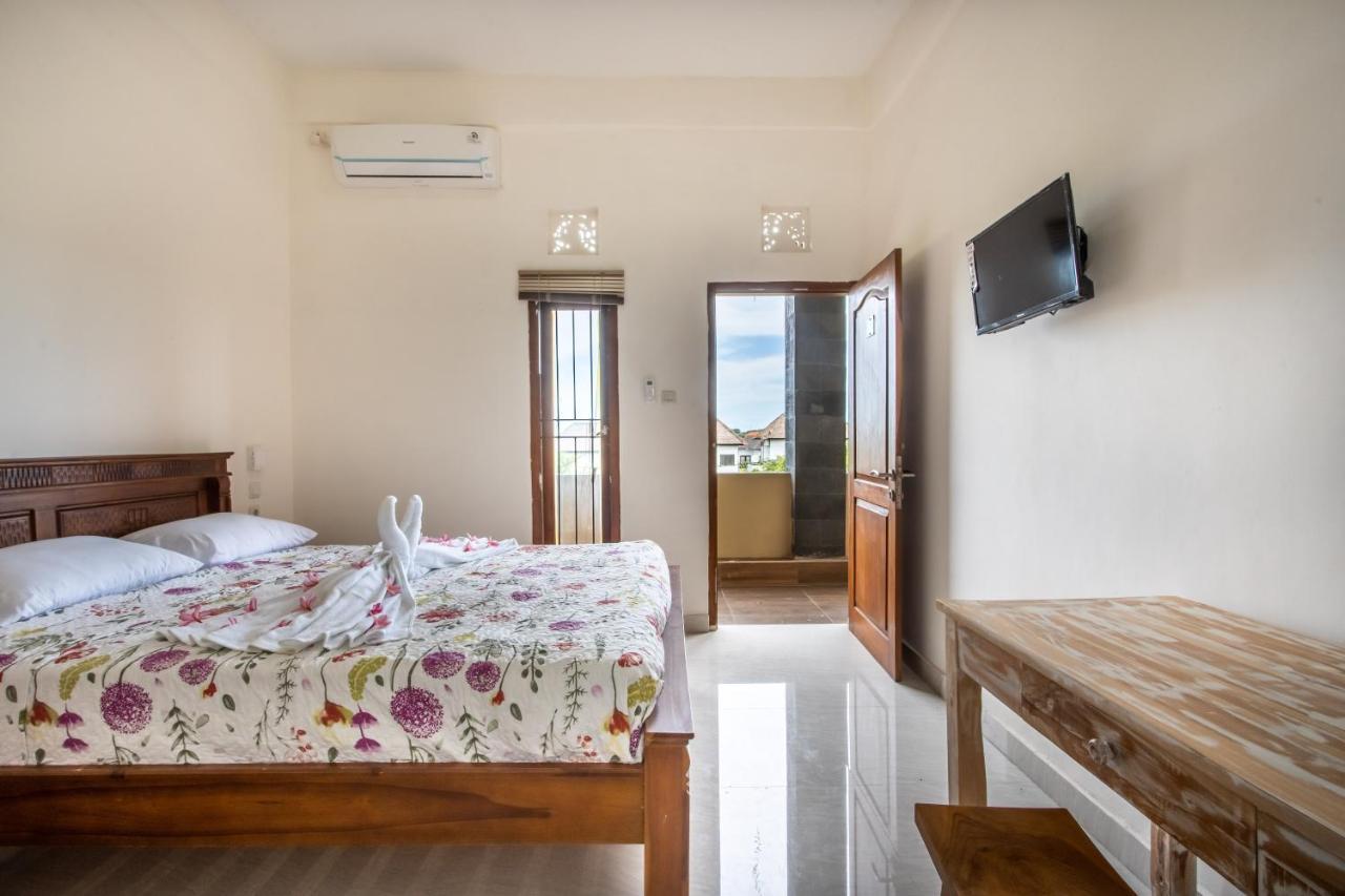 Lavanda Guesthouse/Homestay Jimbaran Extérieur photo