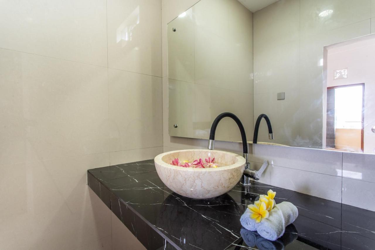 Lavanda Guesthouse/Homestay Jimbaran Extérieur photo